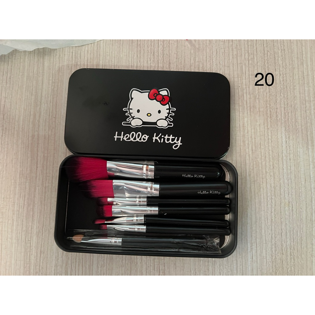 brush make up hello kitty