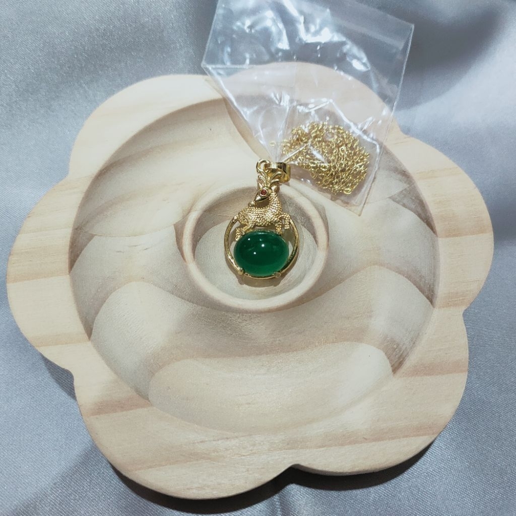 Kalung green agate.