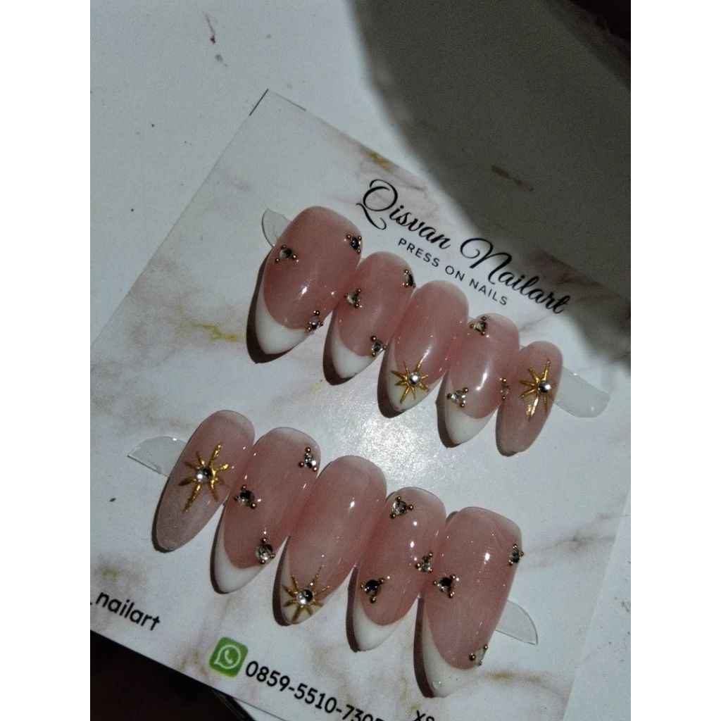costume press on nails