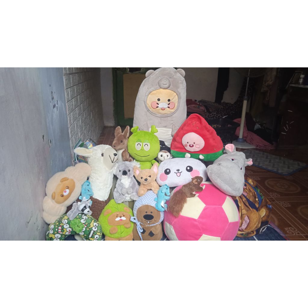 Boneka import & lokal