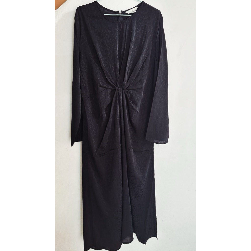 H&M dress simpul