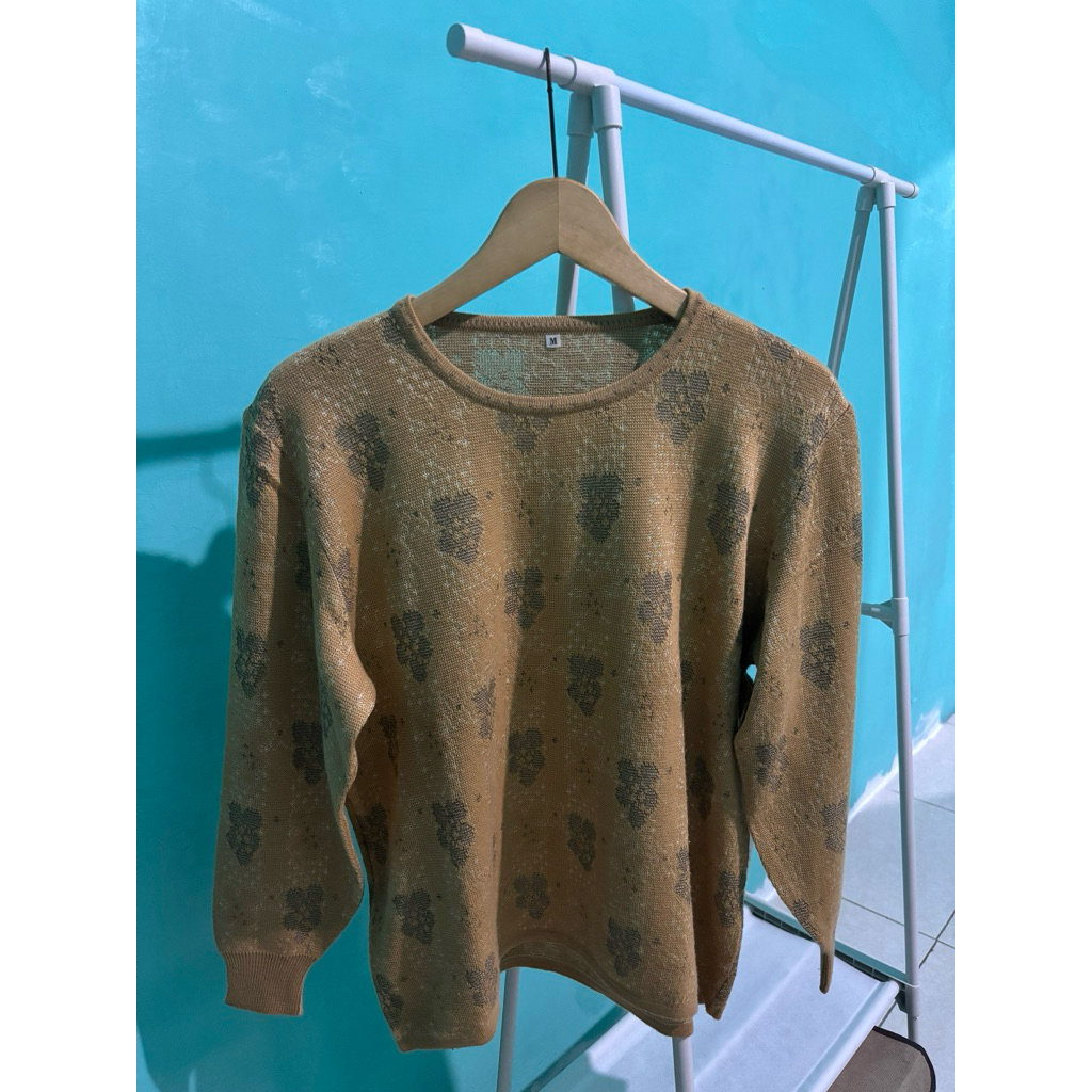 PL SWEATER LIKE NEW