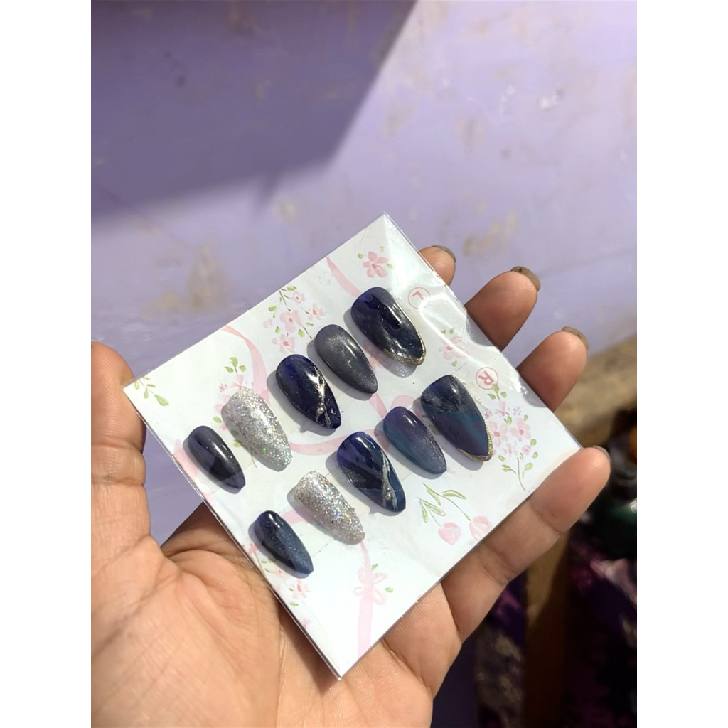 prees on nail