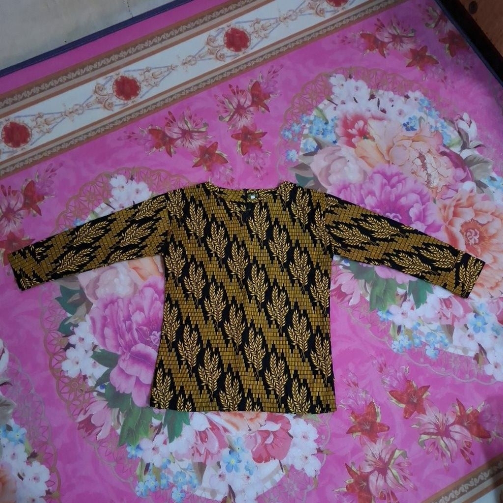 ATASAN BATIK
