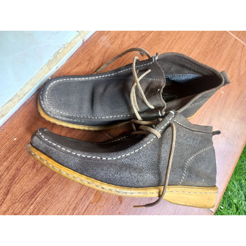 SepatuKulit