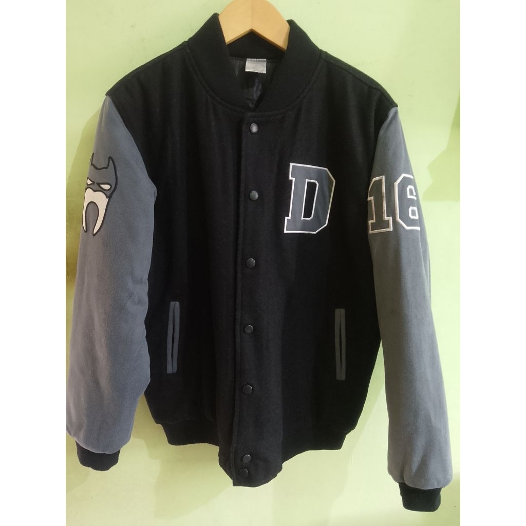 varsity inisial D bordir