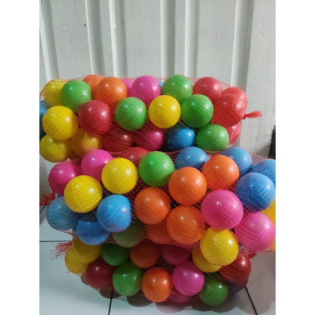 Bola Warna Warni
