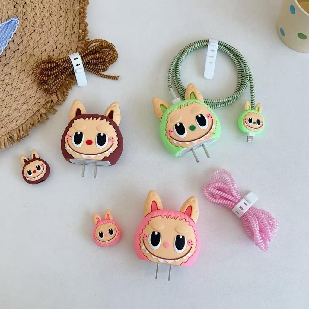 CHARGER 1 SET LABUBU