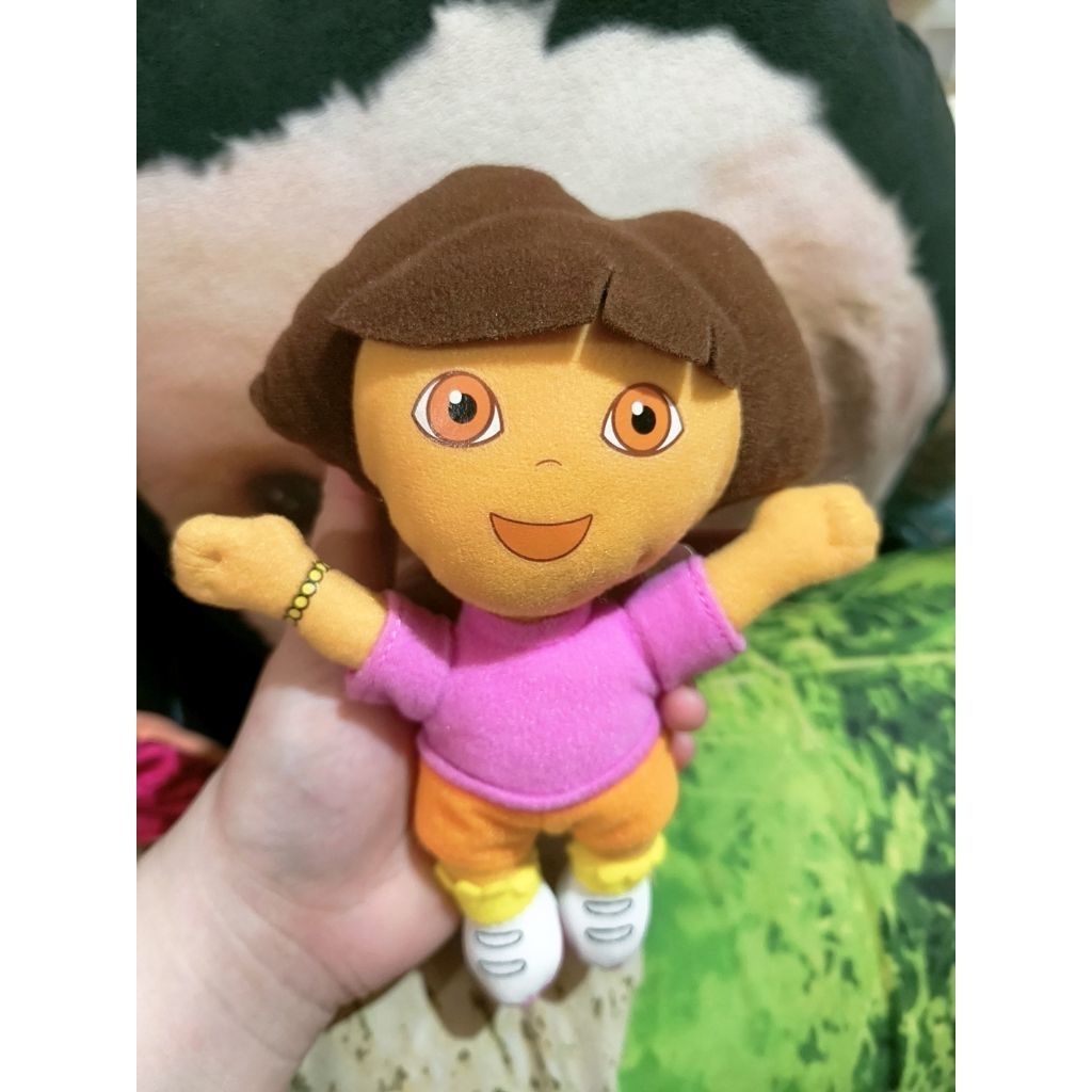 Boneka dora the Explorer