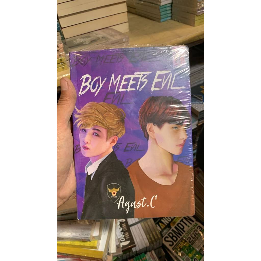 Novel Boy Meets Evil