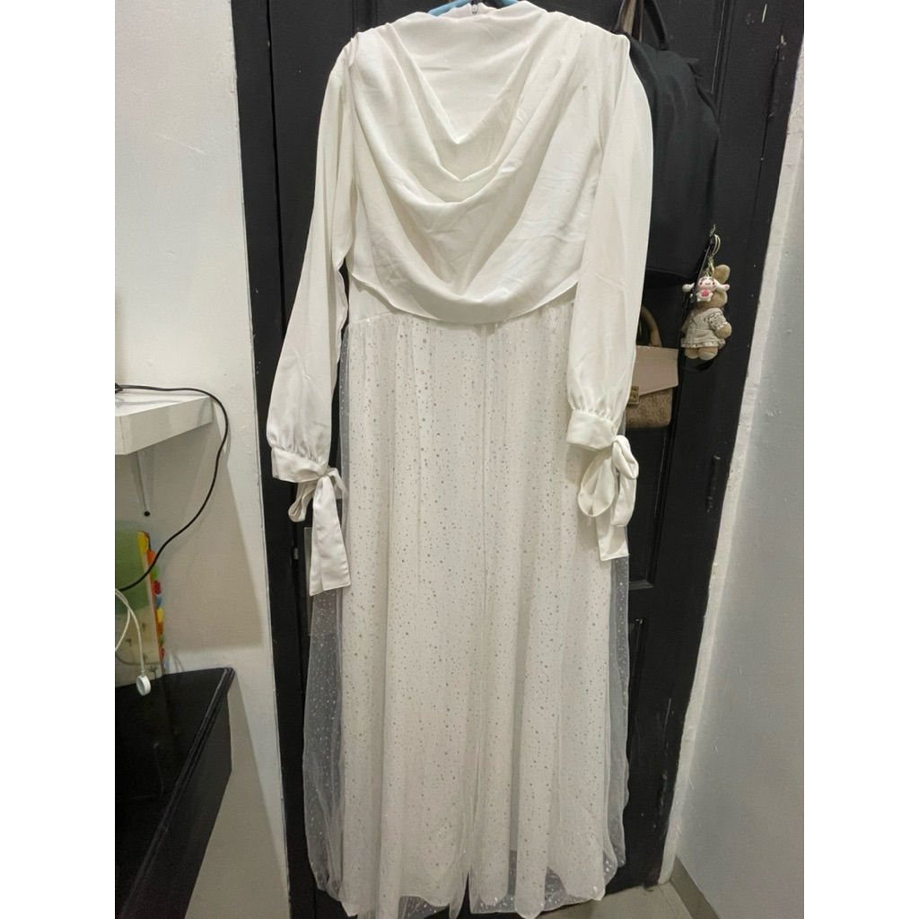 Dress Putih