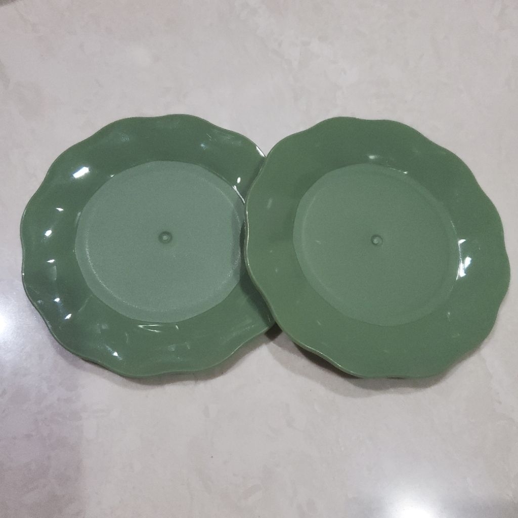 mainan anak piring hijau