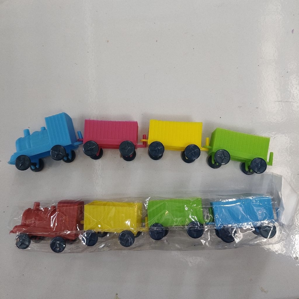 mainan anak kereta susun kecil
