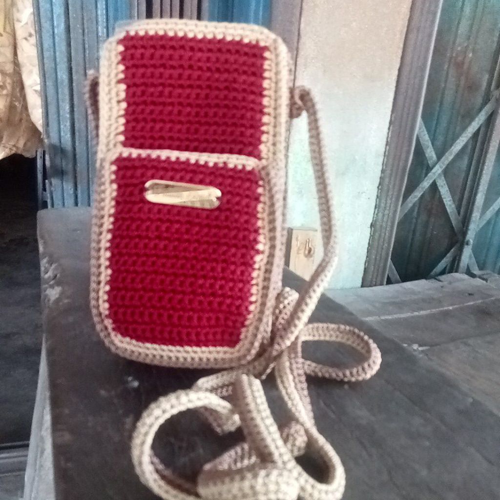 tas hp rajut