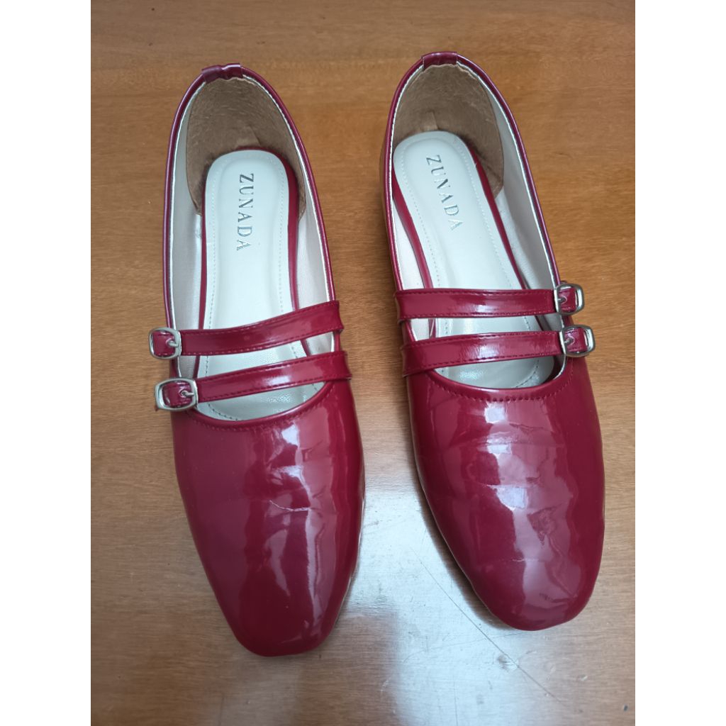 flat shoes maroon size 40