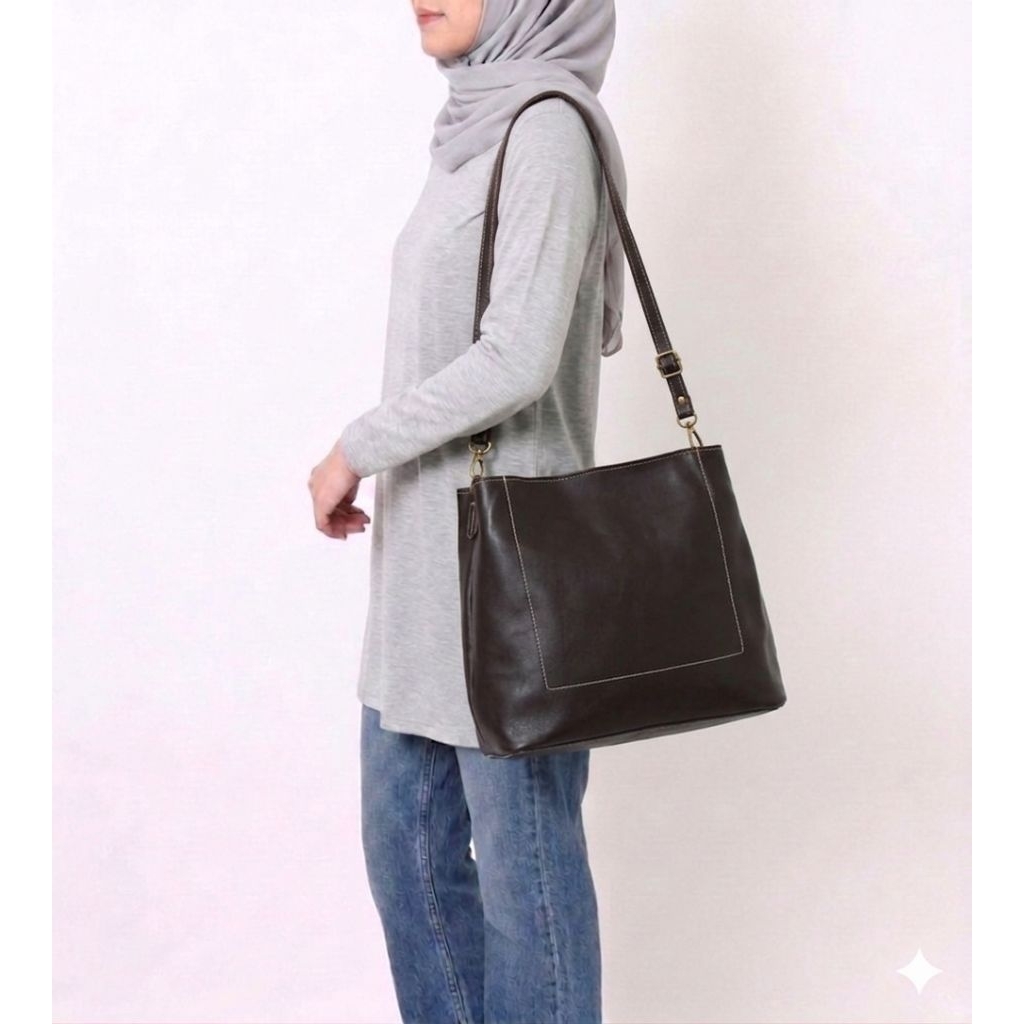 Sling bag hitam kulit