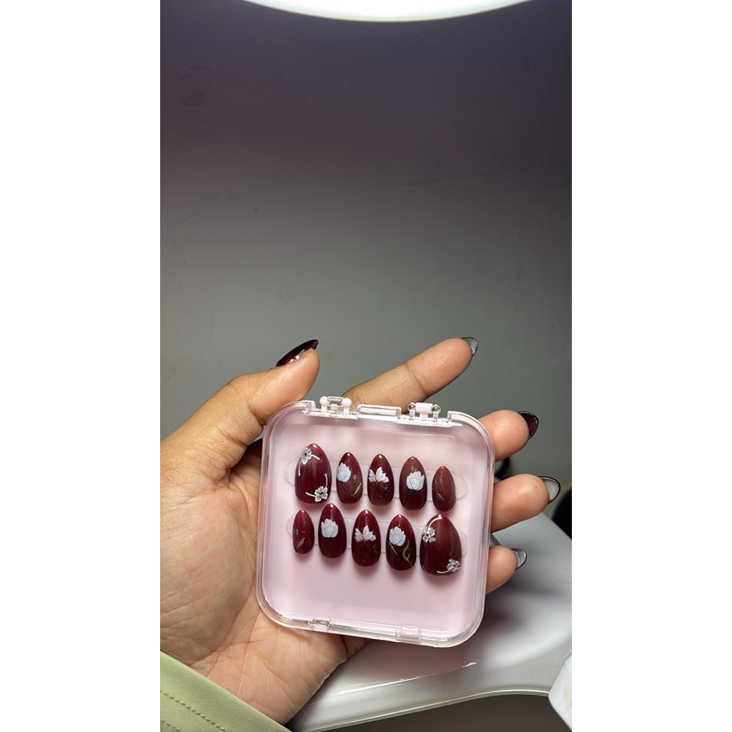 KUKU PALSU (PRESS ON NAILS)
