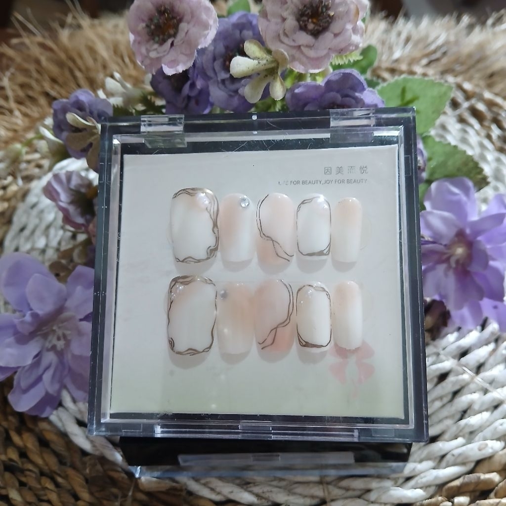 fake nails aestetic