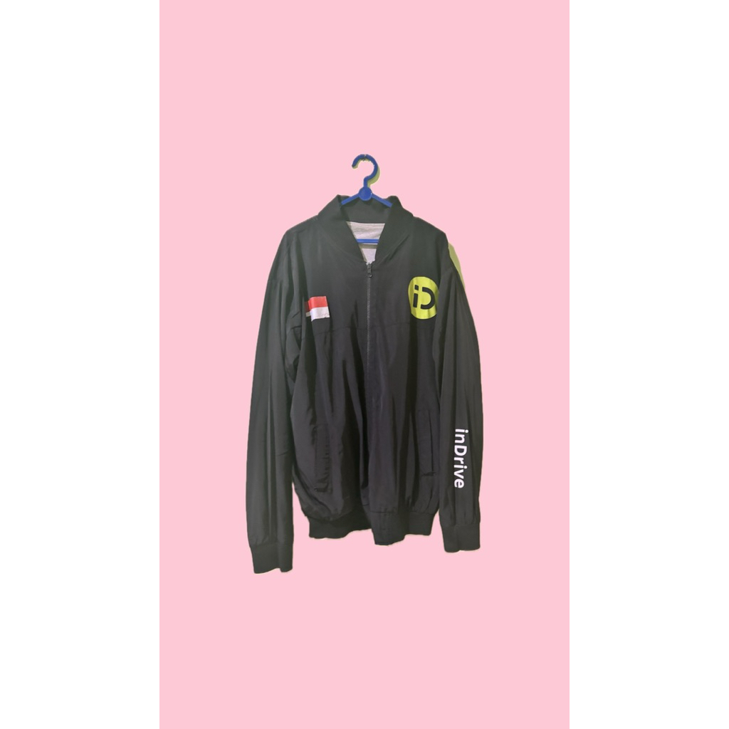 JAKET HITAM