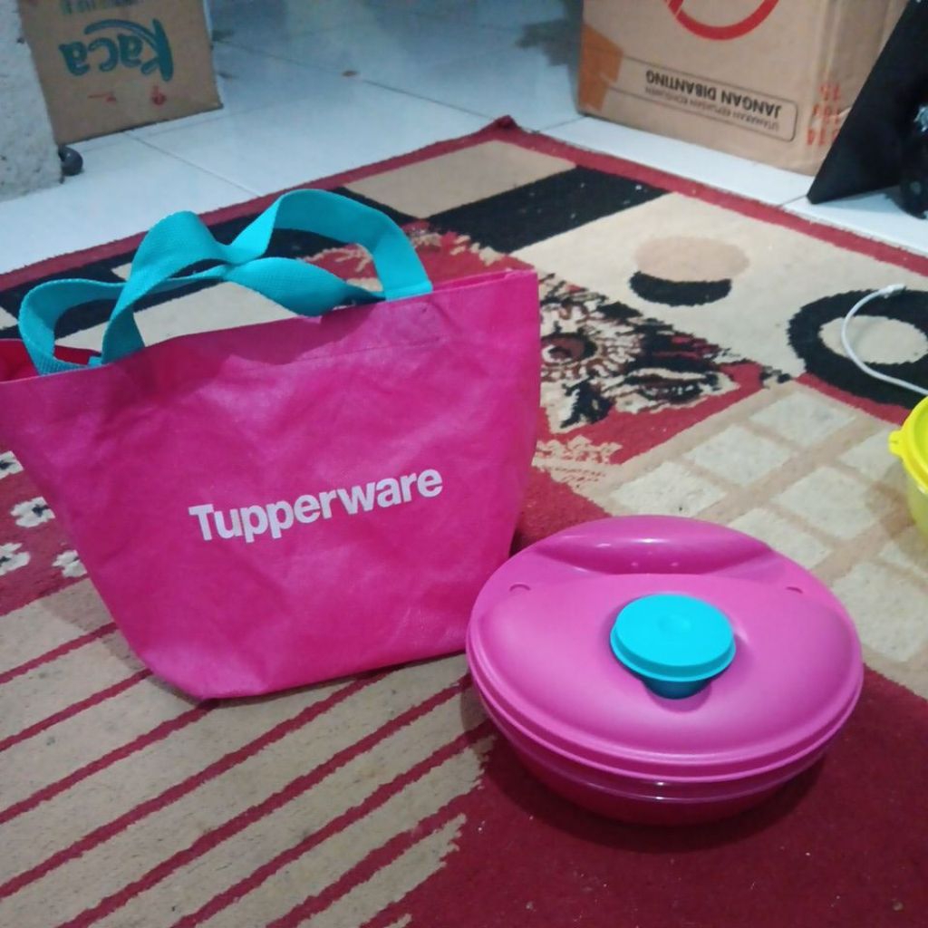 set bekal tupperware