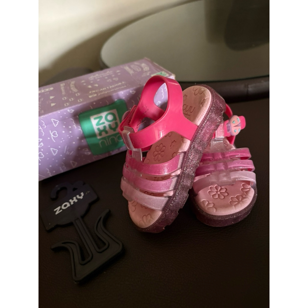 preloved sendal zaxy