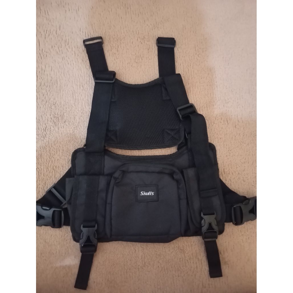 Chest bag skuff  ( second like new )