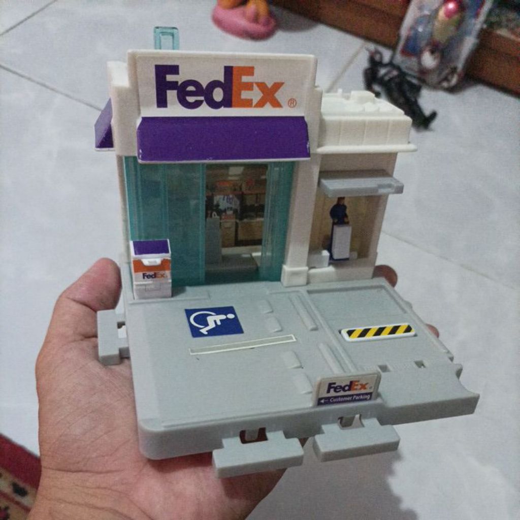Diorama Matchbox FedEx ori