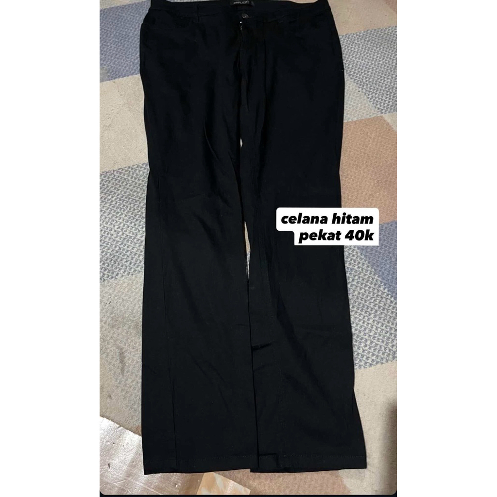 celana hitam pekat