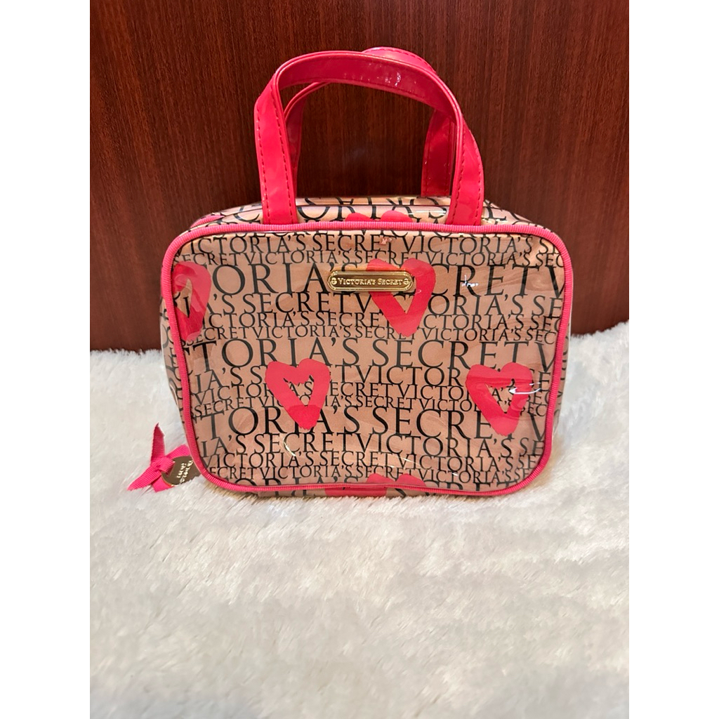 tas kosmetik vs