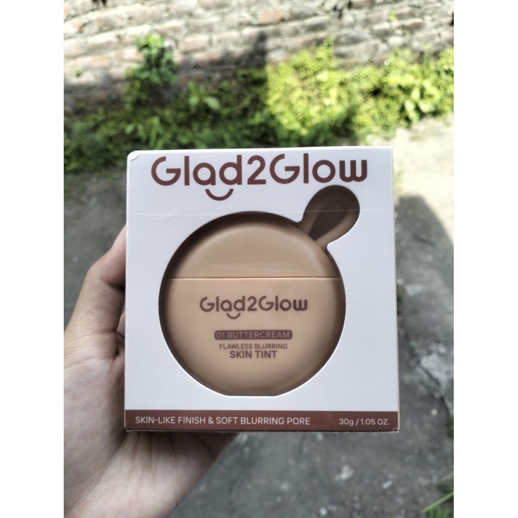 Glad2Glow Flawless Blurring Skin Tint
