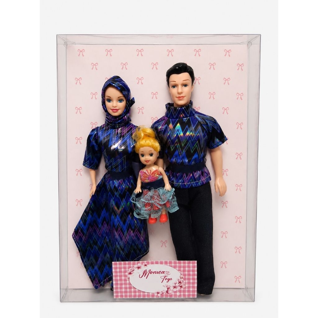 boneka keluarga bahagia