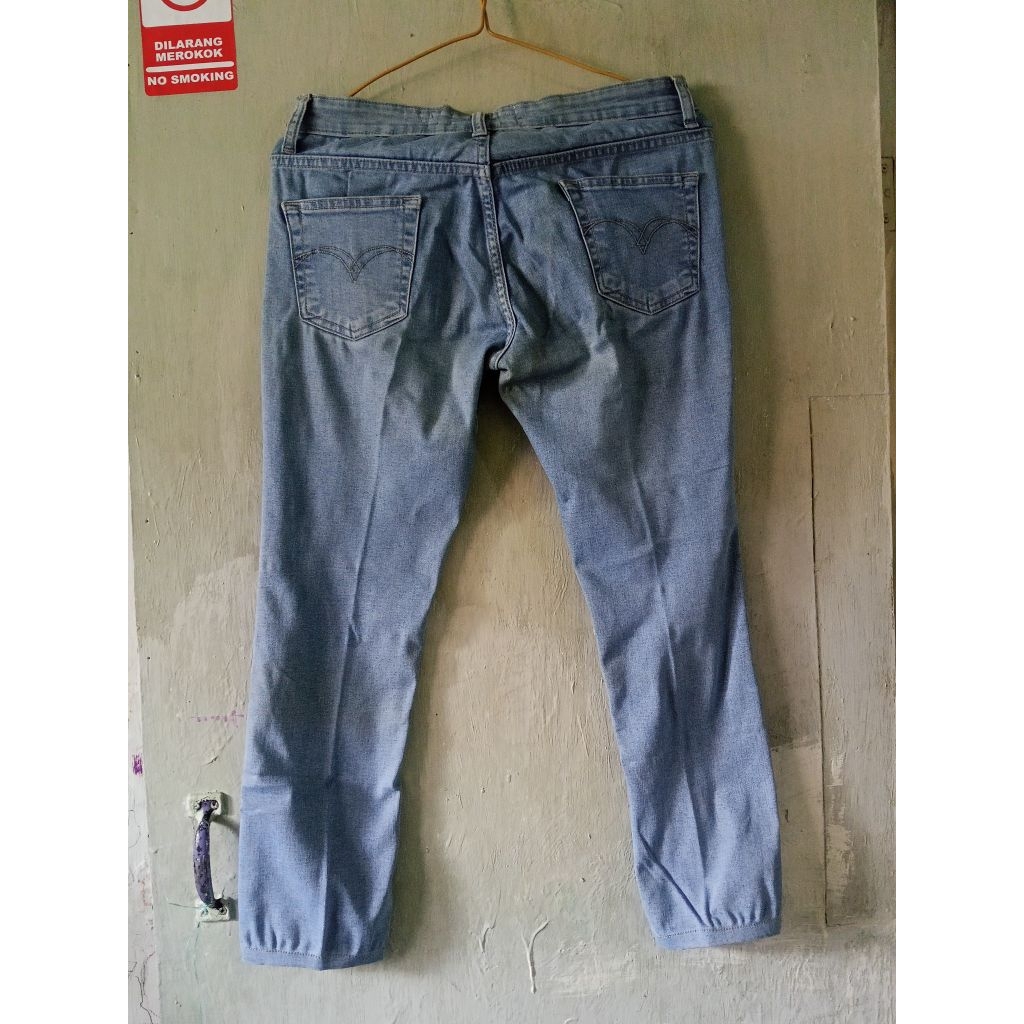 Jeans wanita