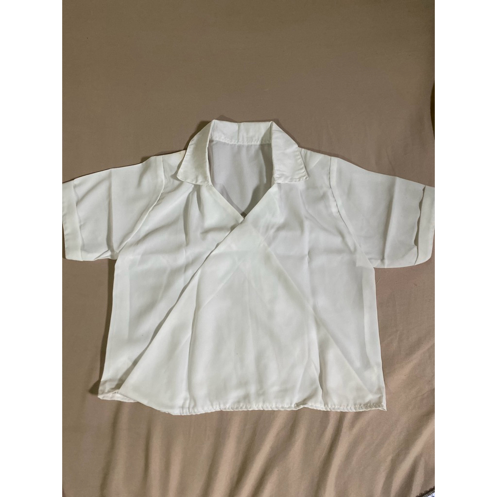 (PRELOVED) BLOUSE PUTIH SEMI CROP
