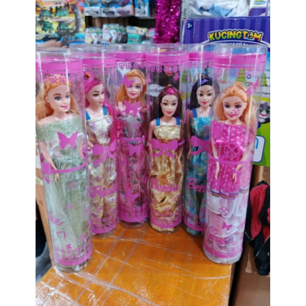 Boneka Barbie Tabung