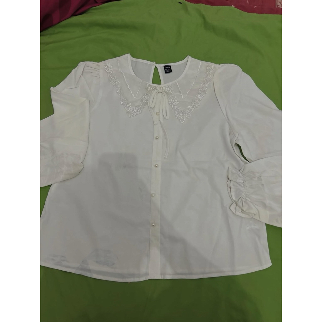 baju preloved putih