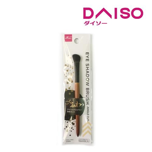 Daiso Eye Shadow Brush -Angle Cut-