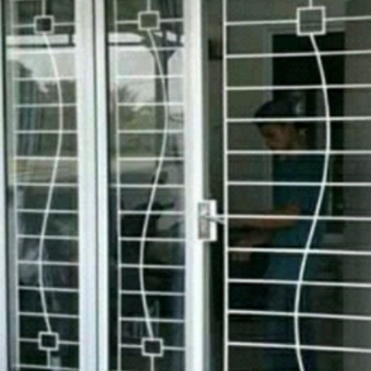 tralis bu endang