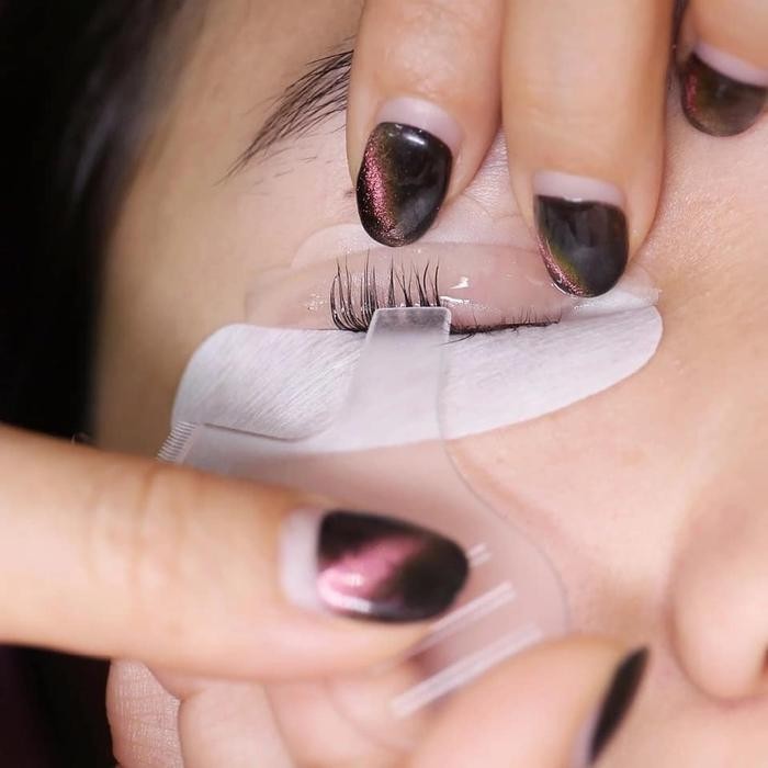 Eyelash stick