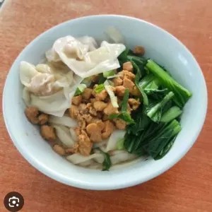 kwetiau pangsit 1 porsi
