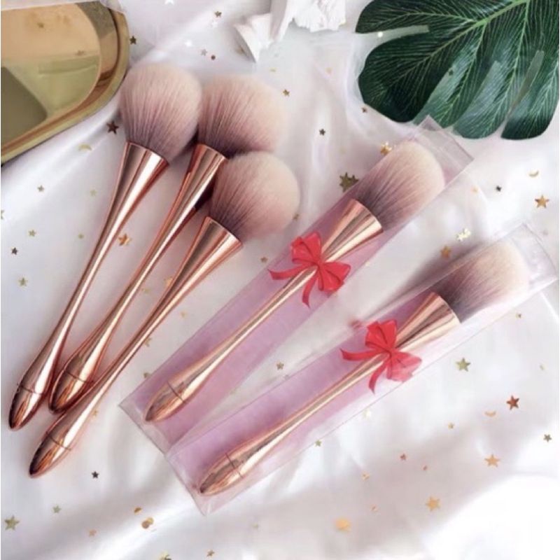 Brush Blushon atau Powder
