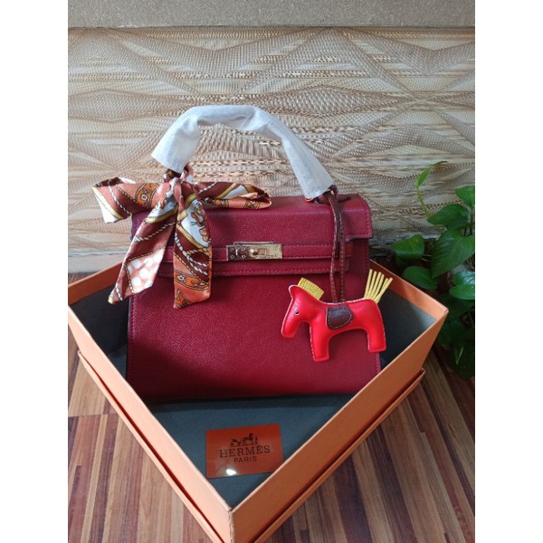 Handbag import