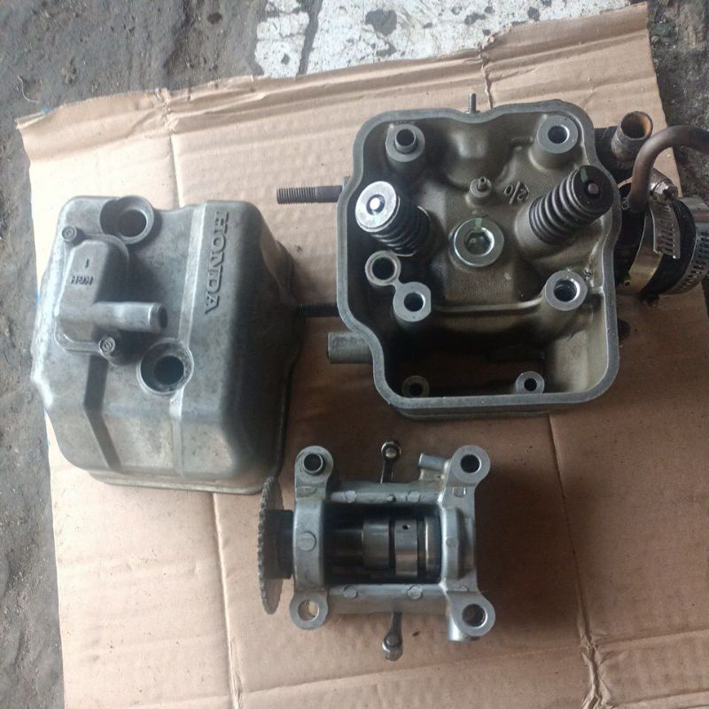 Cylinder head Cs 1 Original