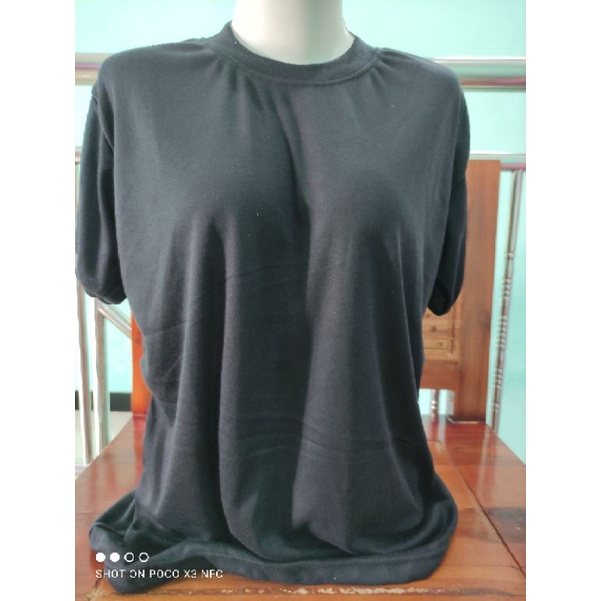 KAOS HITAM KRAH PENDEK