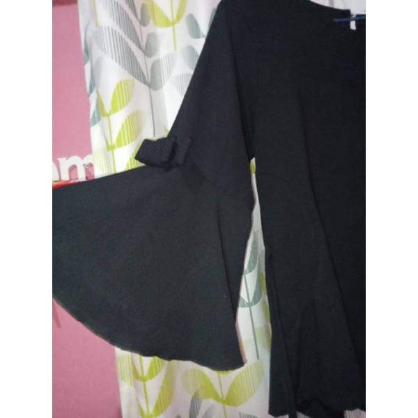 blouse hitam