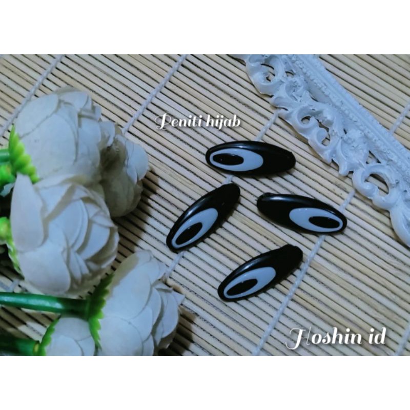 Peniti hijab