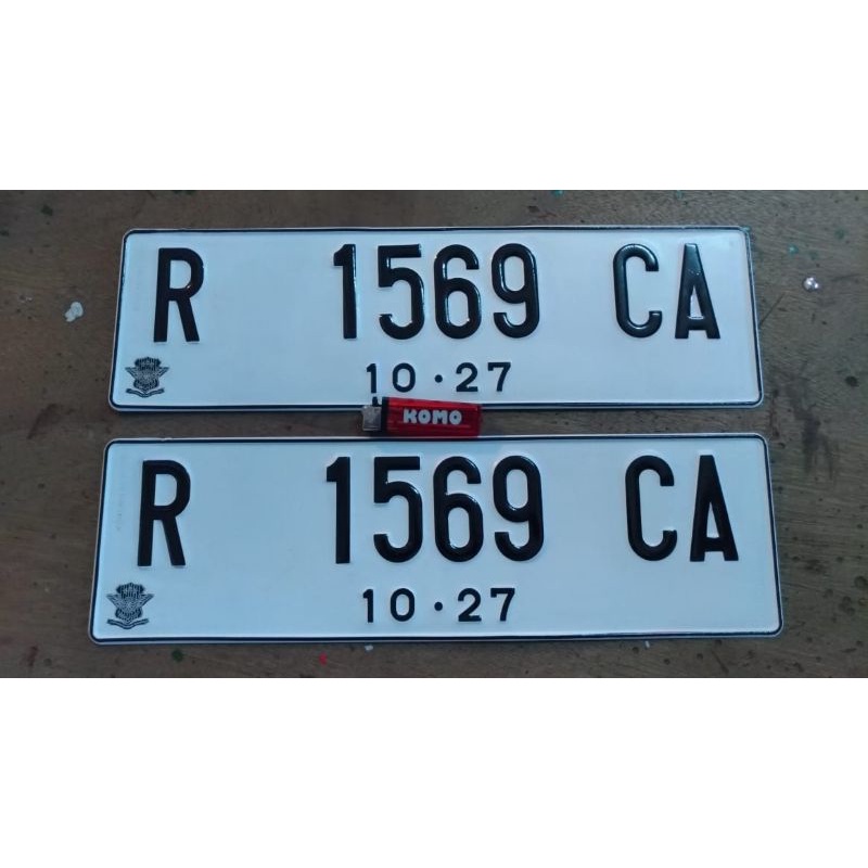 Plat Nomor Mobil Putih