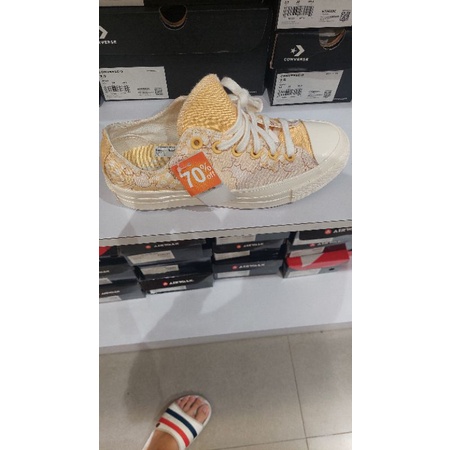 sepatu converse
