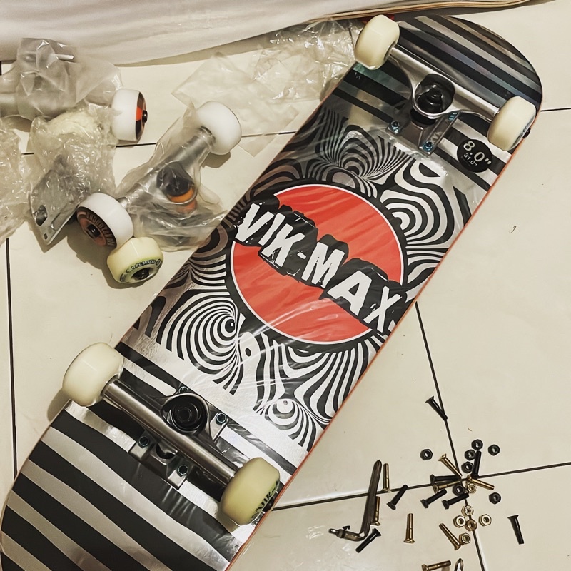 vikmax skateboard silver black