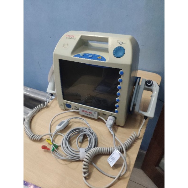 DEFIBRILLATOR SCHILLER ( SECOND )
