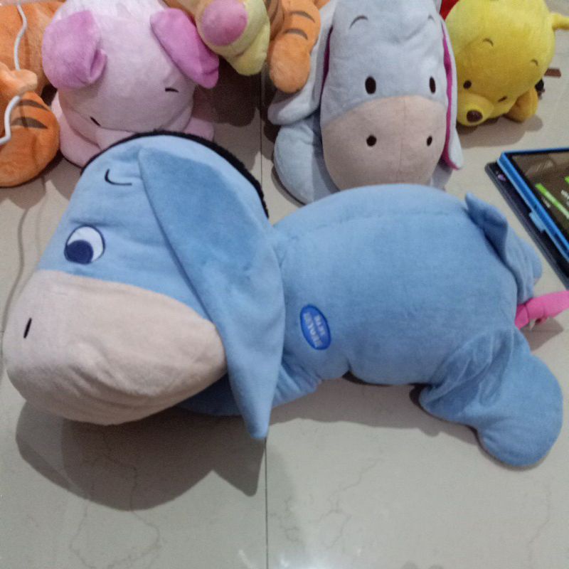 Boneka Eeyore Winnie the pooh